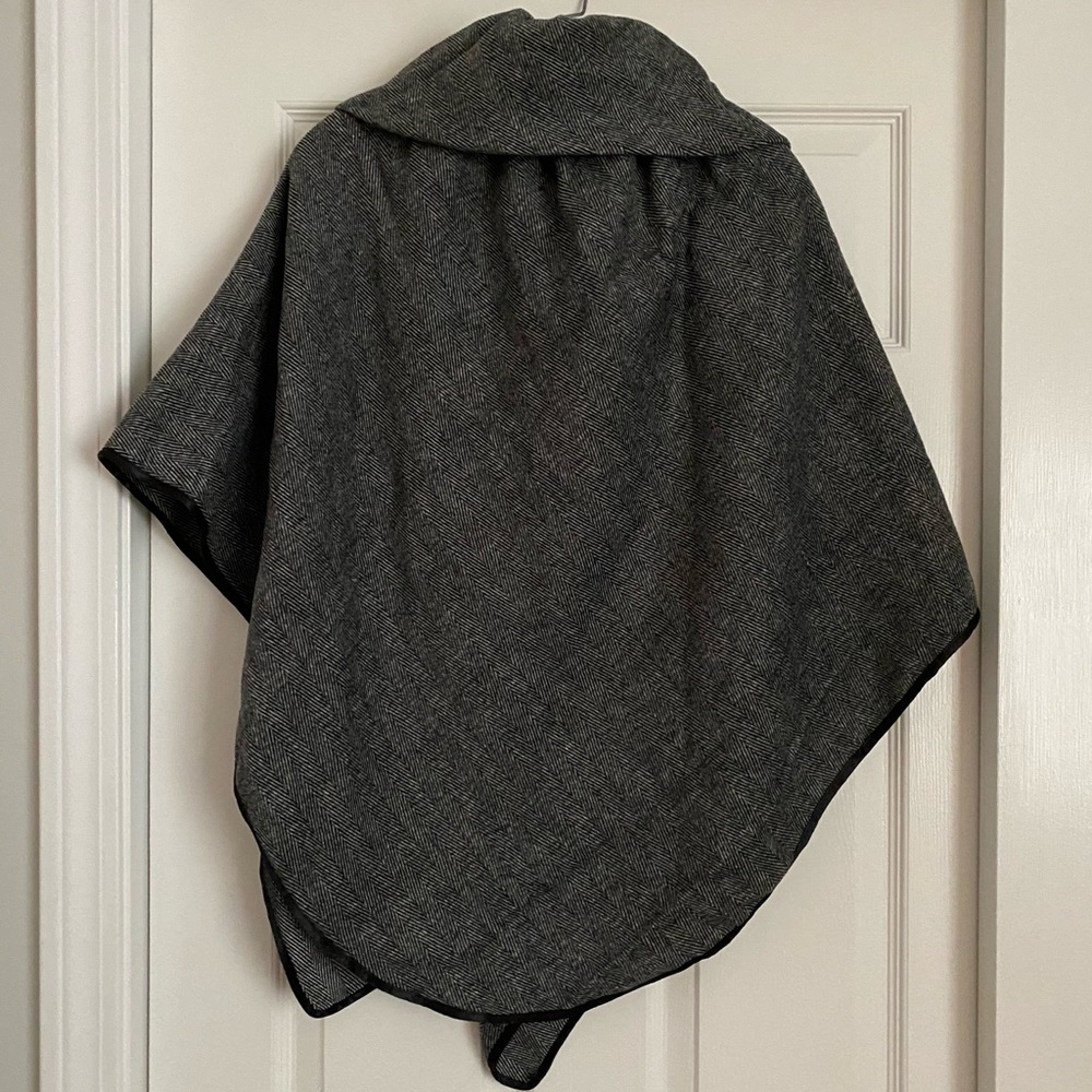 Herringbone Double Layer Poncho with Hook Closure - Picture 3 of 4